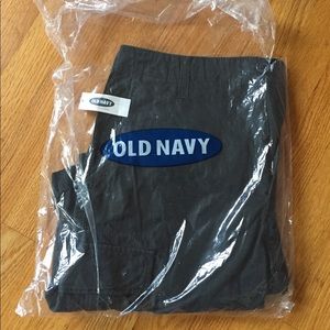 New!! Old Navy grey men’s cargo shorts, size 31